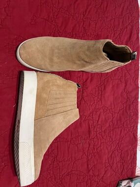 DV women’s Tan Suede Slip-On High-Top Sneakers